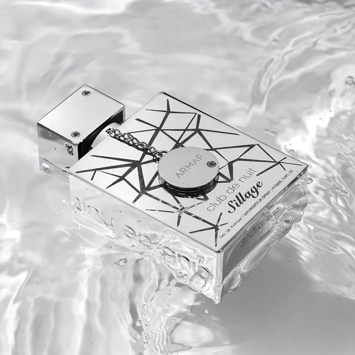 Club de Nuit Sillage Armaf for women and men
